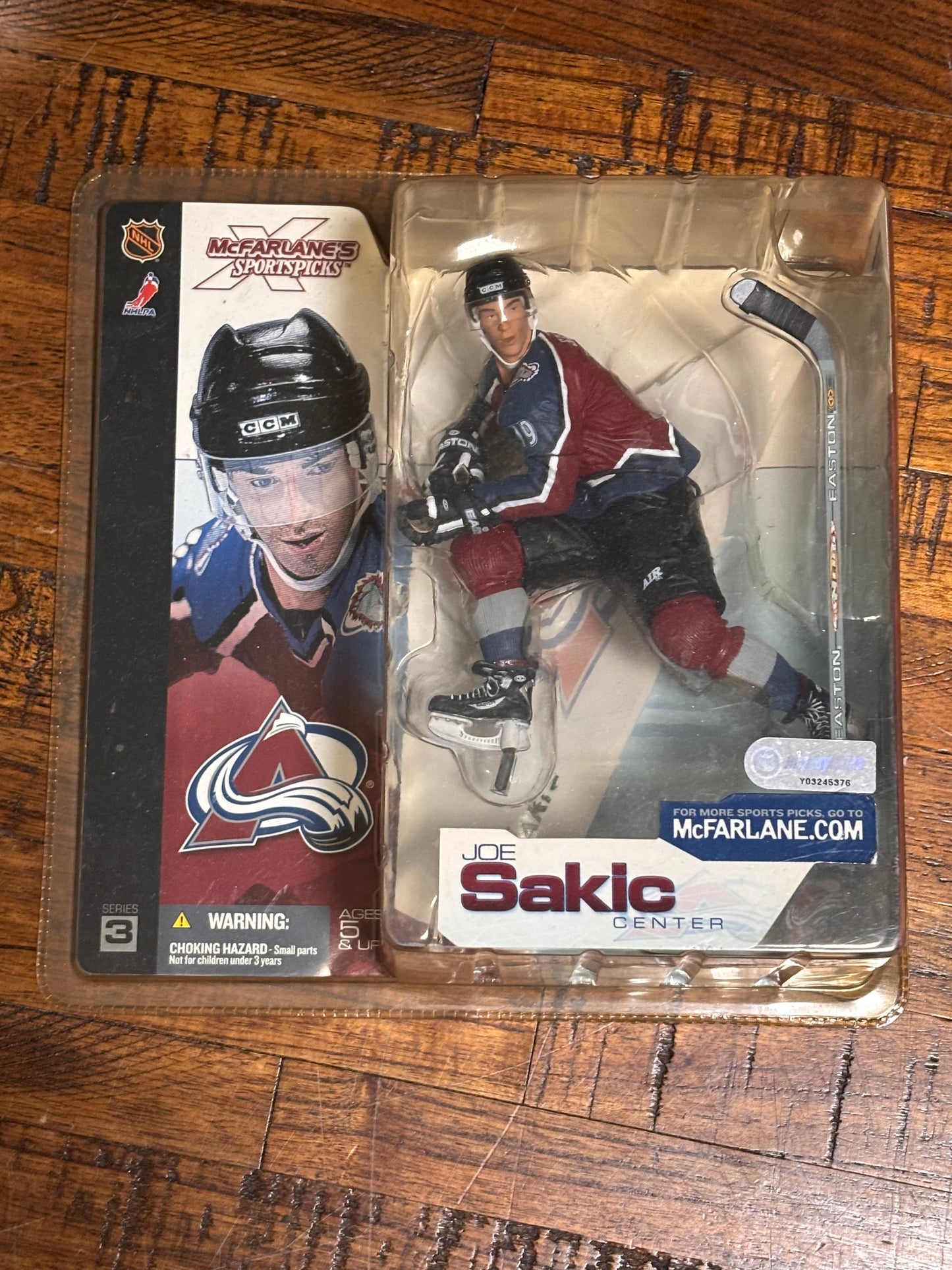 McFarlane Sports Pick NHL Hockey Colorado Avalanche Action Figure Series 3 2002 Dark Blue Red Jersey Joe Sakic New