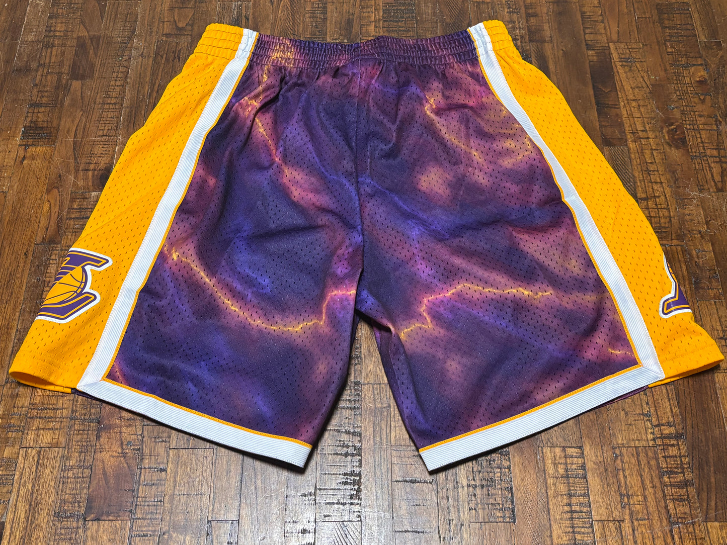 Los Angeles LA Lakers Mitchell & Ness NBA Retro HWC Hardwood Classic Swingman 1996-97 Shorts Lightning Purple Gold Men’s Large L New NWOT