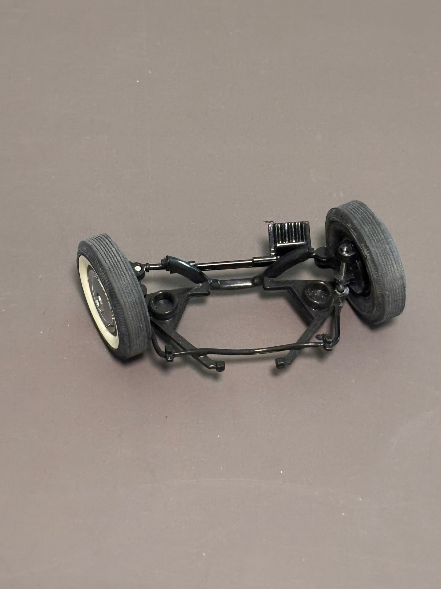 Danbury Mint 1:24 1955 Ford Fairlane Crown Victoria Black & White Diecast Car