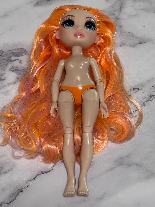 Rainbow High Poppy Rowan Orange Bright Fashion Doll Freckles MGA Series 1