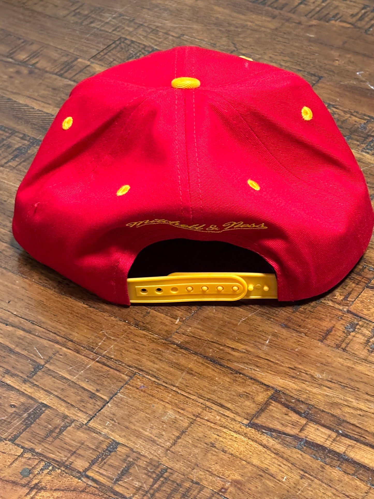 Atlanta Hawks Mitchell & Ness NBA Basketball HWC Hardwood Classics Deadstock Fit Flex Adjustable Snap Back Hat Cap Red Yellow New