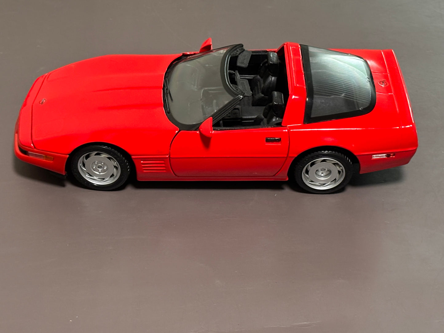 1992 Red Chevy Chevrolet Corvette ZR-1 Convertible Maisto 1:18  Die Cast Car