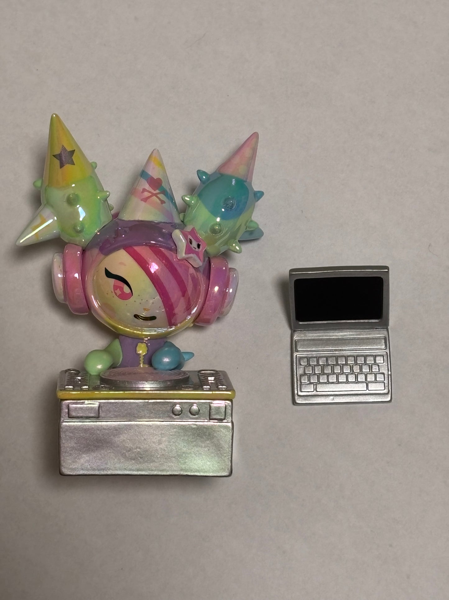 Tokidoki Toki Capsule Cuties DJ Party Sandy Mermicorno Mermaid 20th Anniversary Mini Vinyl Figure 3” Anime with Computer Laptop