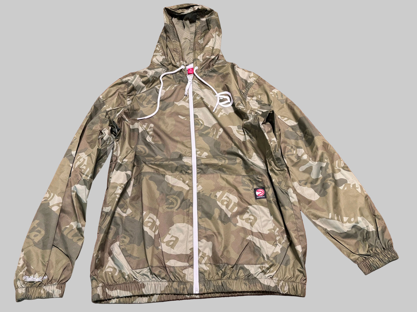 Atlanta Hawks Mitchell & Ness Hardwood Classic HWC NBA Retro Ghost Army Camo Full Zipper Light Weight Windbreaker Hood Jacket Long Sleeve Green Men’s Large L New NWOT