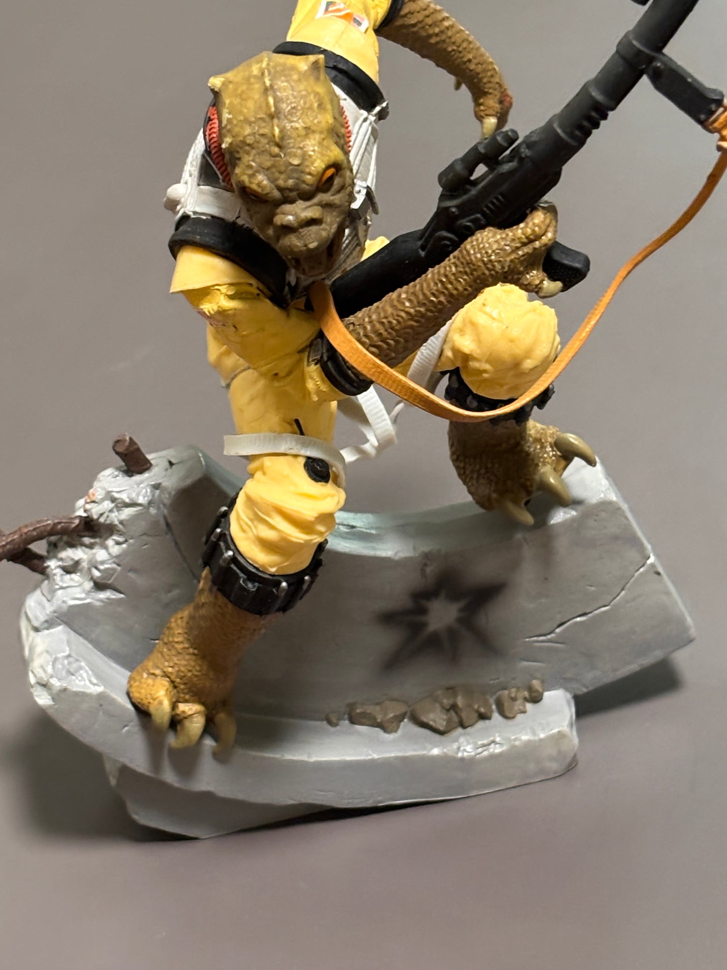Hasbro Star Wars Unleashed Bossk Bounty Hunter Action Figure 2004