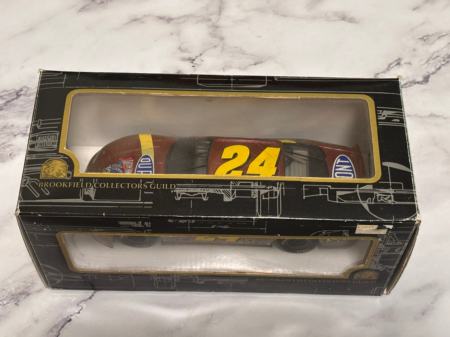 Brookfield Collectors Guild Jeff Gordon #24 Chromalusion Dupont 1997 1/24 Scale