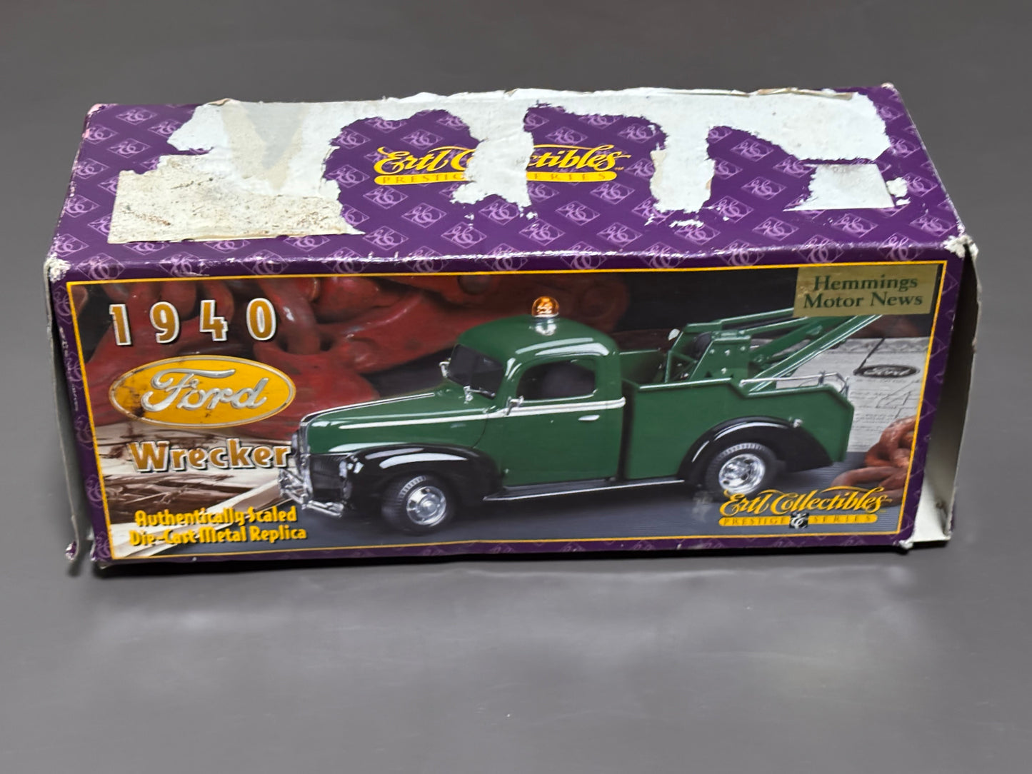 ERTL Collectibles Hemmings Motor News 1940 Ford Wrecker DieCast Metal Replica 1:25