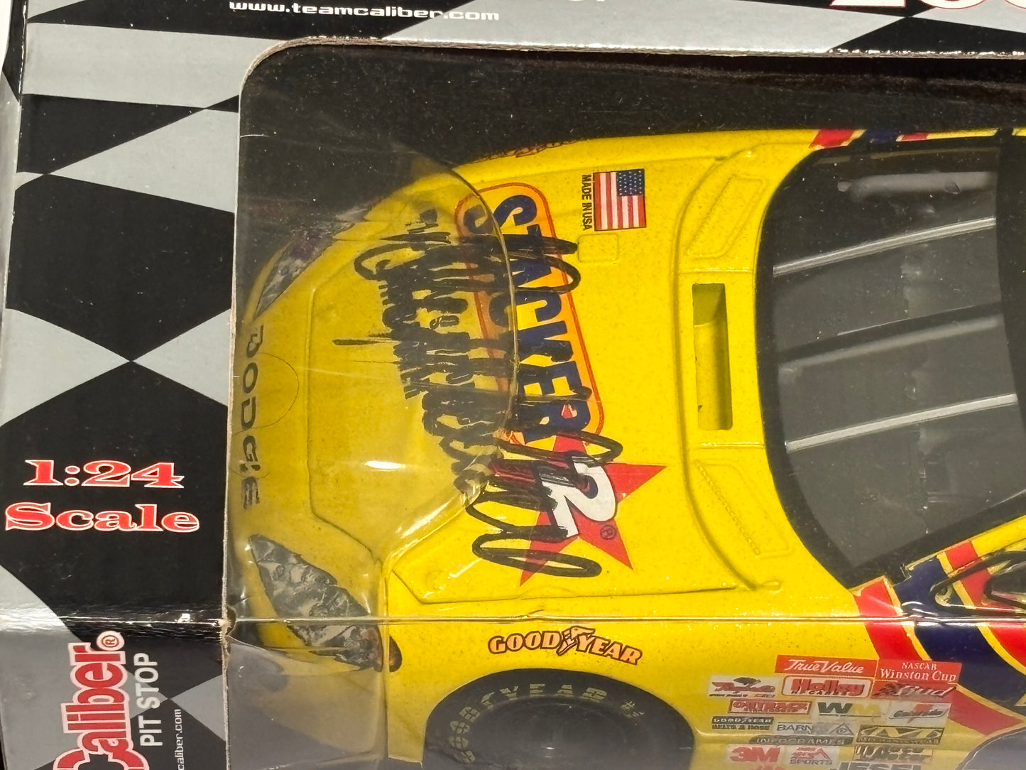 Autographed Kenny Wallace #23 2003 Diecast 1:24 scale Stacker 2 Team Caliber Pit