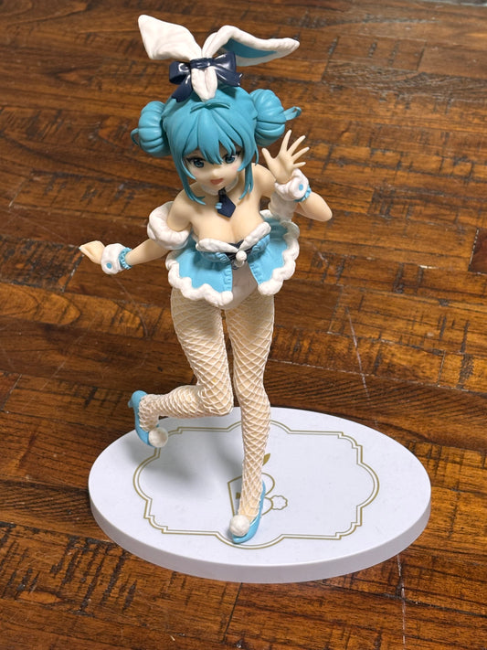 FuRyu BiCute Bunnies Hatsune Miku White Rabbit Pearl Color Statue Figure Anime 12” Japan