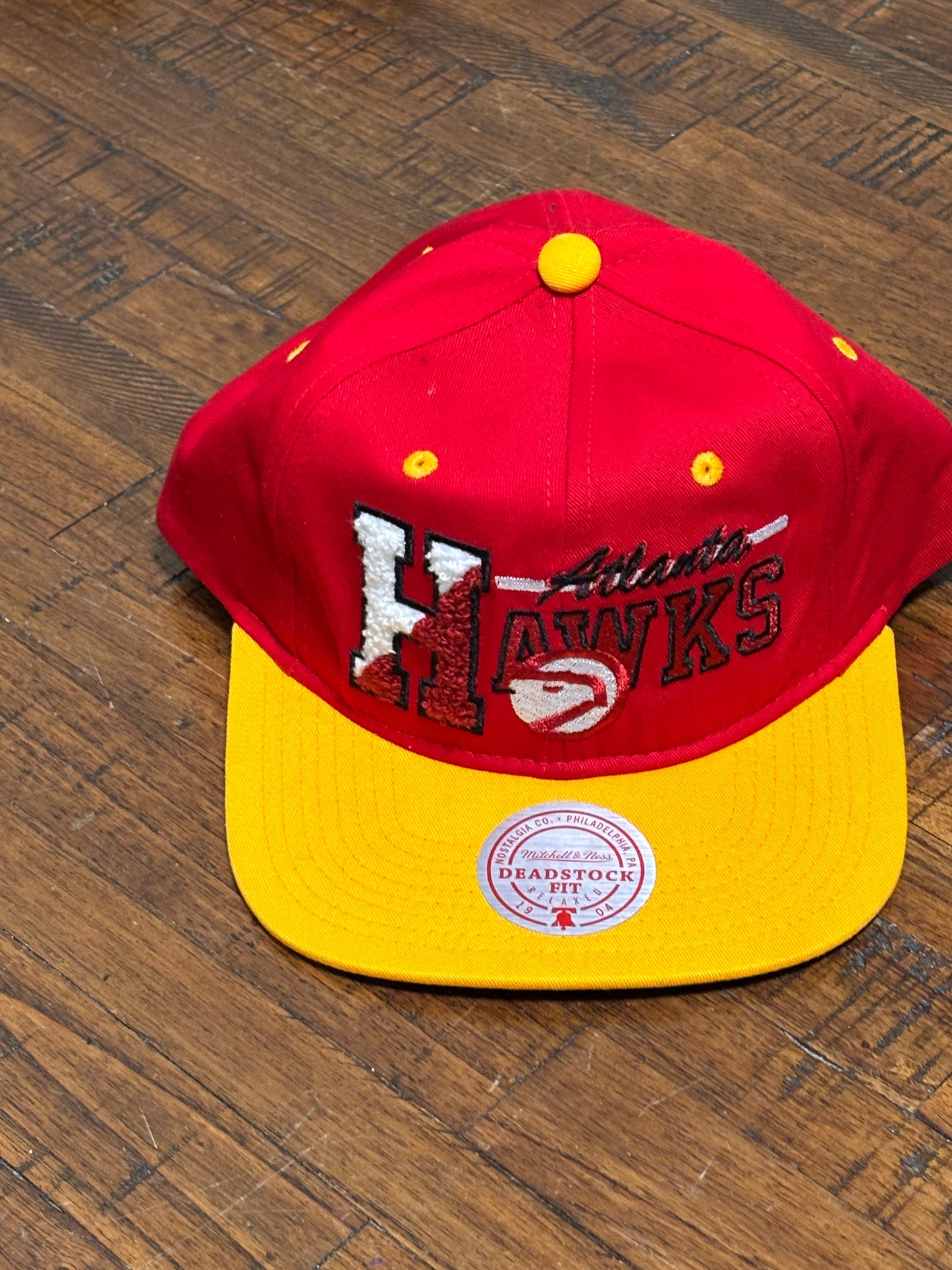 Atlanta Hawks Mitchell & Ness NBA Basketball HWC Hardwood Classics Deadstock Fit Flex Adjustable Snap Back Hat Cap Red Yellow New
