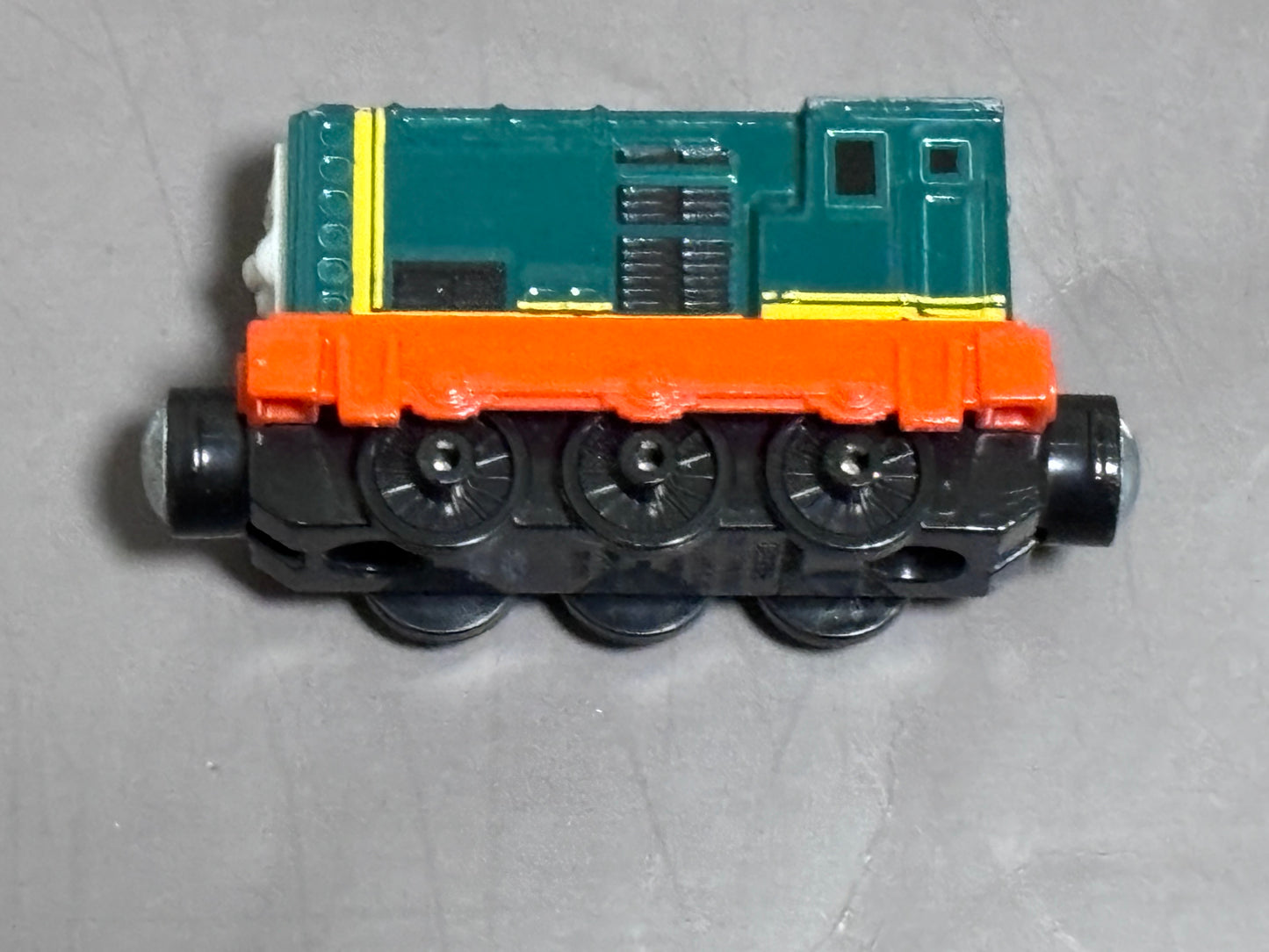 Thomas & Friends Diecast Take N Play Paxton Train Engine Round Magnets 2015