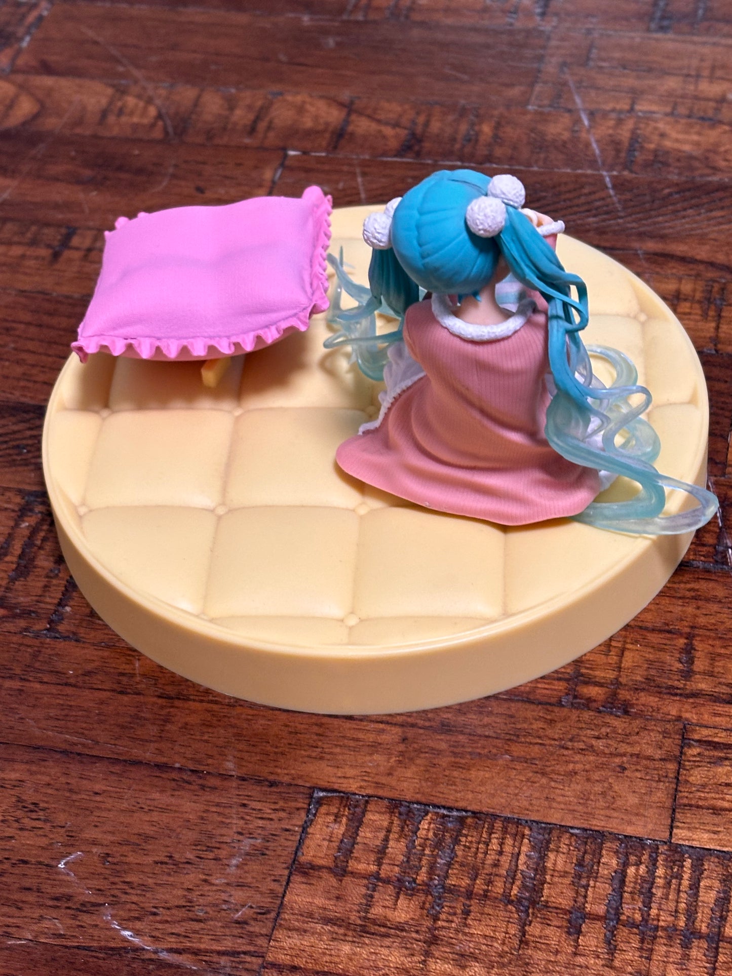 Taito Prize Hatsune Miku Original Casual Wear Version 5” with Bed and Pillow Figure Statue Anime