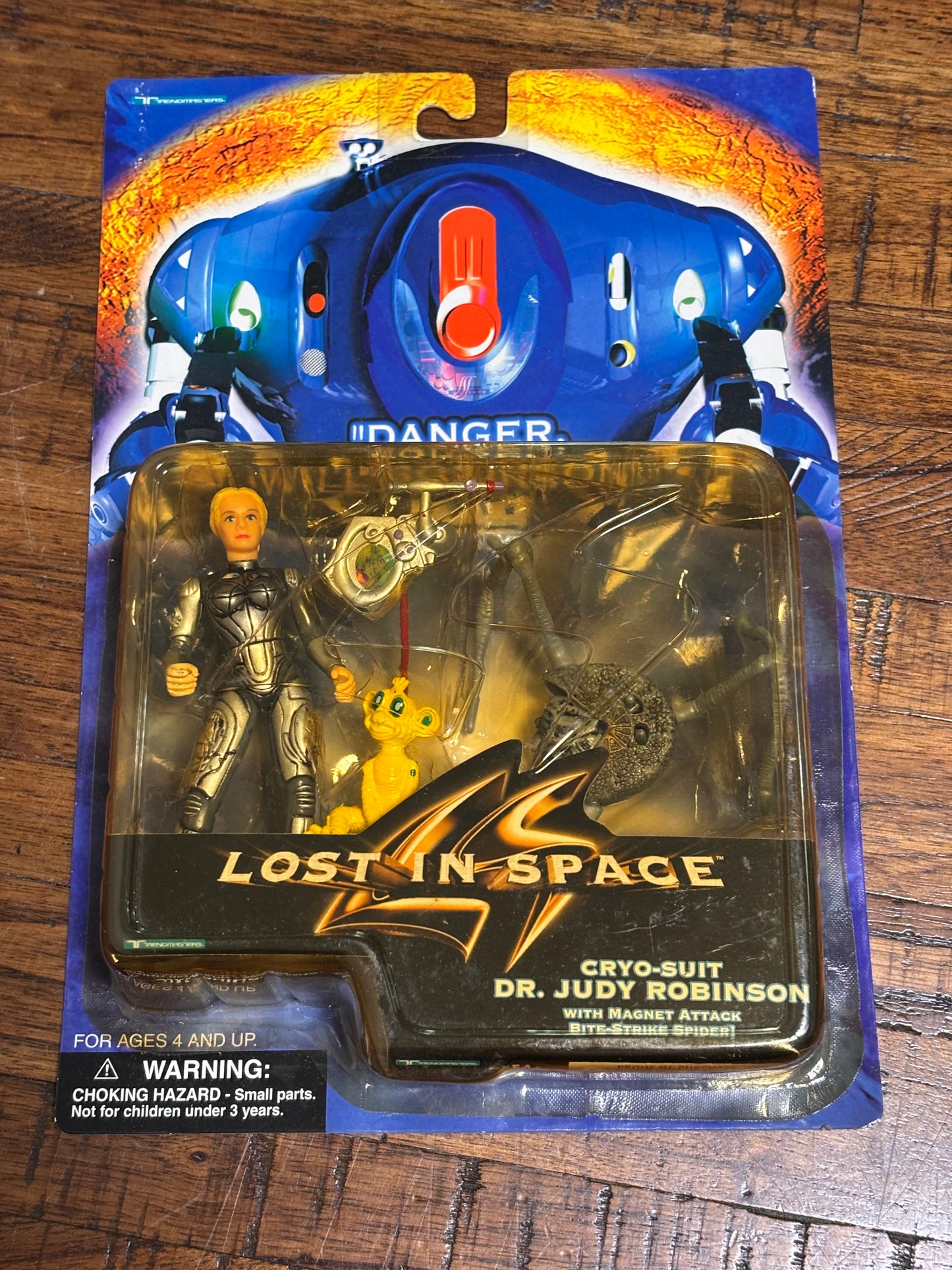 Trendmasters Lost in Space Cryo Suit Danger Dr Judy Robinson Action Figure 1997 New
