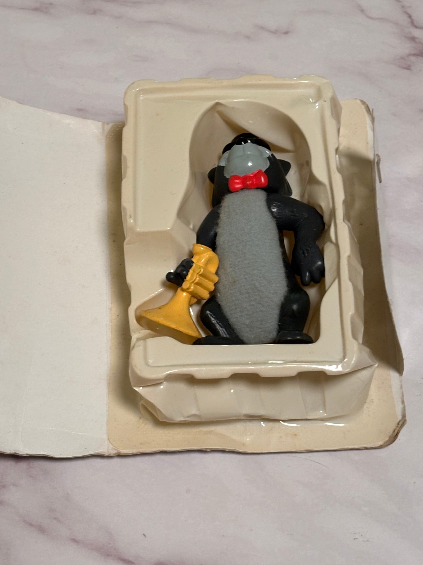 1995 Disney Masterpiece The Aristocats Figure McDonalds Happy Meal Toy VHS box