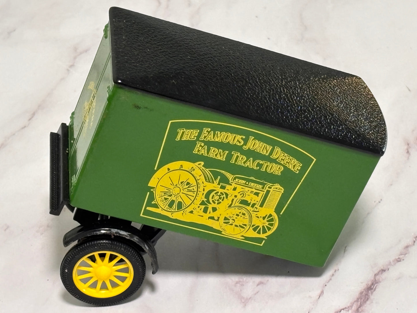 John Deere - ERTL 1918 Ford Model T Runabout with Trailer - Bank Diecast Vintage