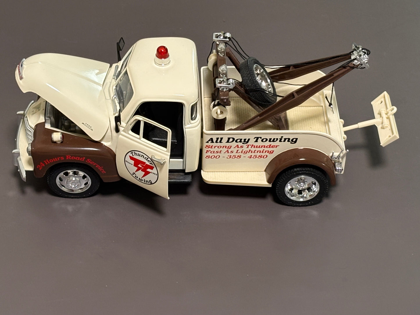Jada Silver 1953 Chevy Wrecker 1/24 Thunder Towing "Strong As Thunder" #50100