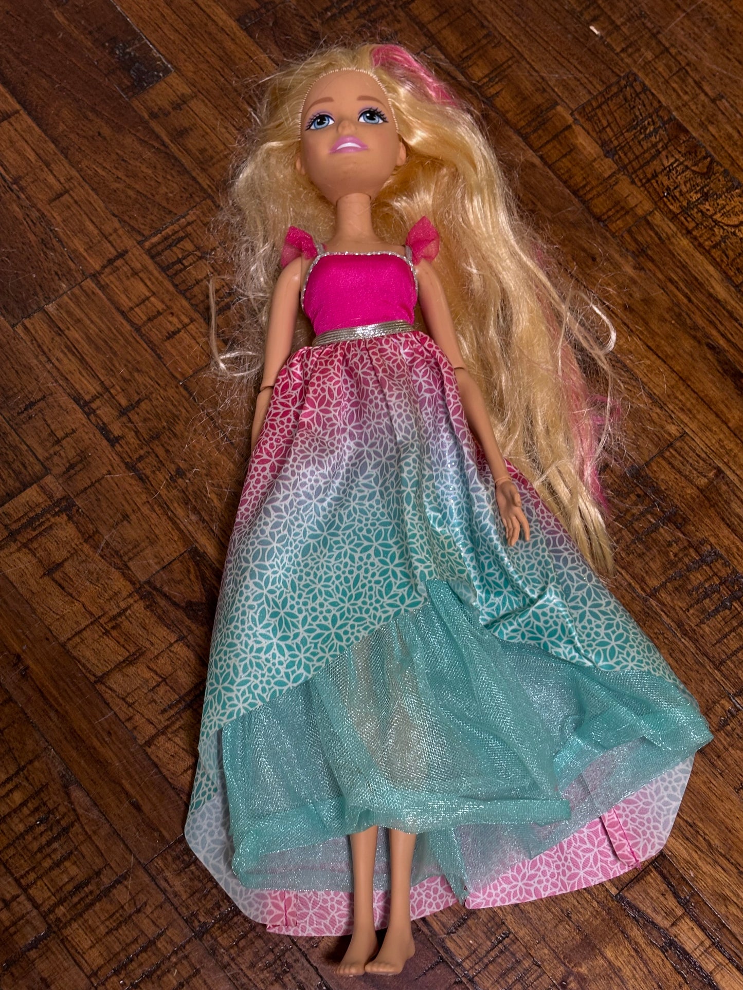 Barbie Endless Hair Kingdom Princess 16” Articulated Doll Mattel 2019 Blonde