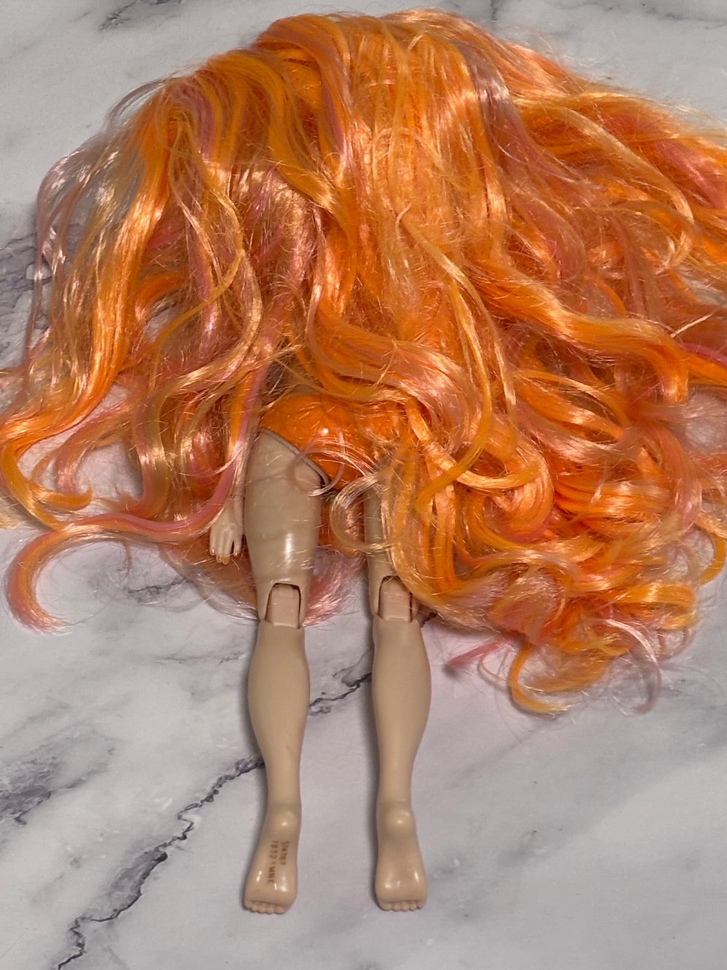 Rainbow High Poppy Rowan Orange Bright Fashion Doll Freckles MGA Series 1