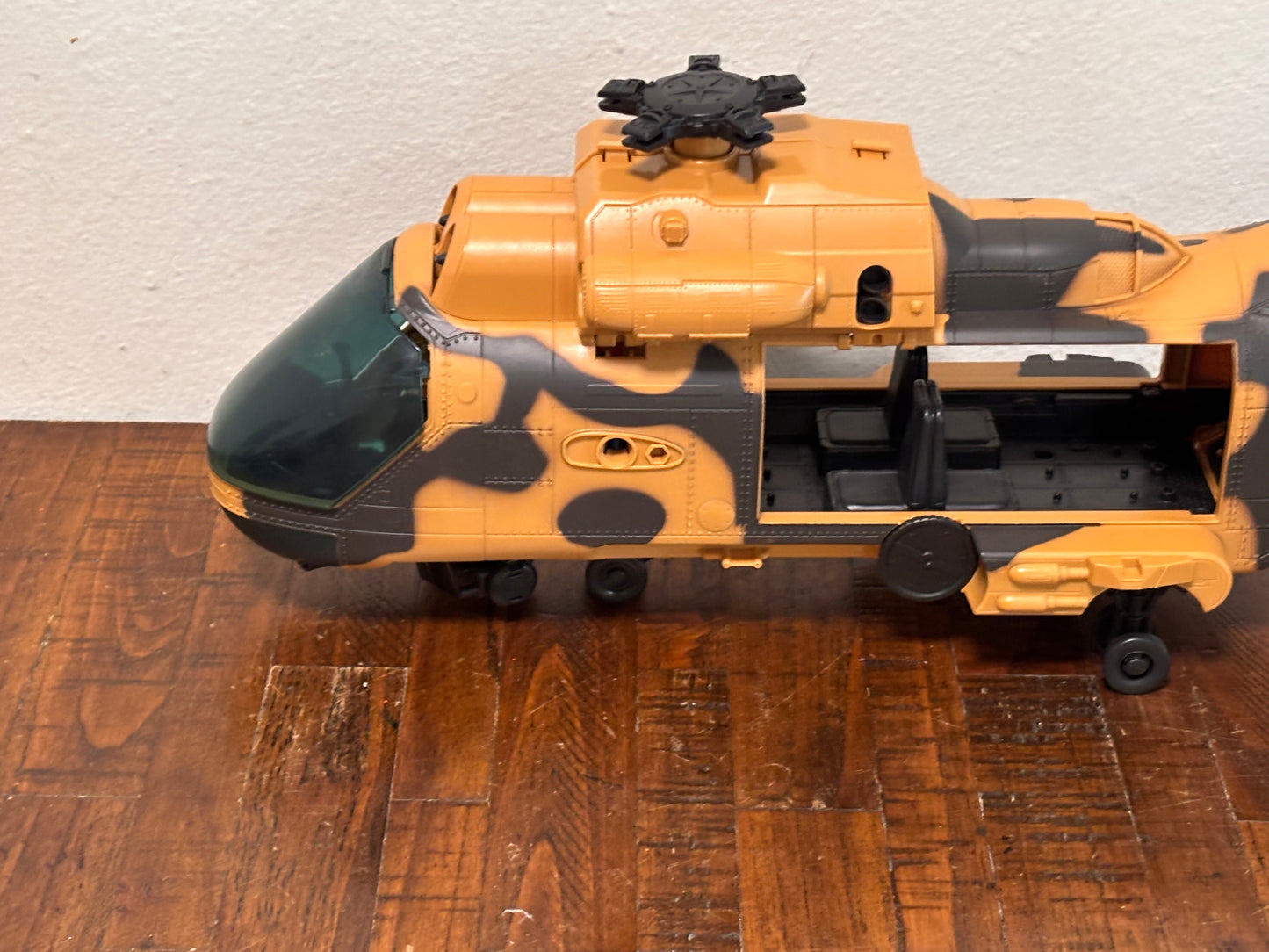2013 Hasbro G.I. Joe Retaliation Eaglehawk Assault Helicopter