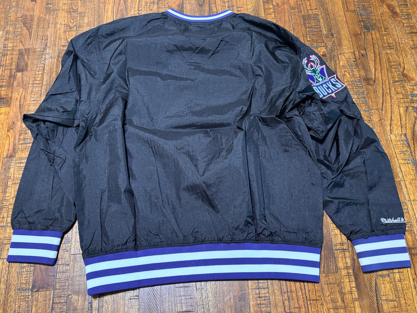 Milwaukee Bucks Mitchell & Ness NBA Retro Hardwood Classic HWC Swingman World Big Face Team Logo Pullover Wind Breaker Mesh Black Purple Jacket Men’s Large L NWOT New