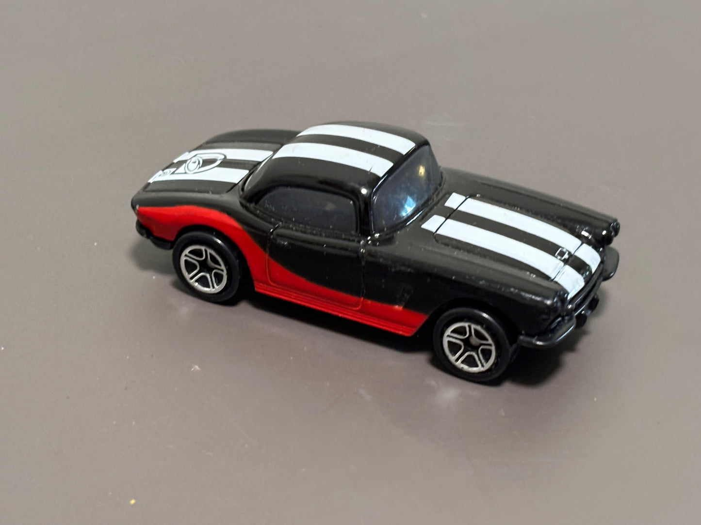 1998 Matchbox Madness  Taco Bell Exclusive '62 Chevy Corvette Coupe Black 1/64