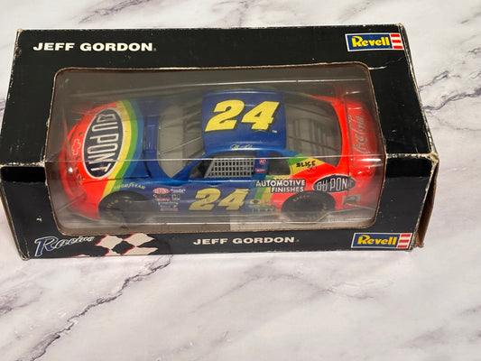 Revell Jeff Gordon 1996 1/24 Car DuPont Chevrolet Nascar Monte Carlo #24 New