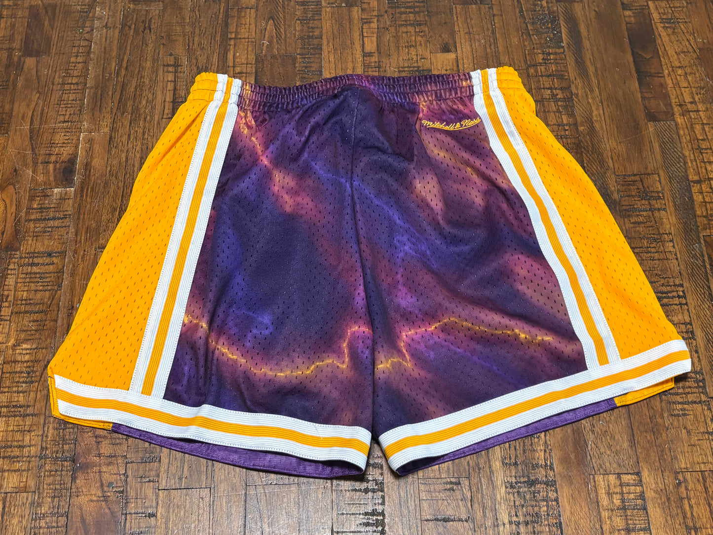 Los Angeles LA Lakers Mitchell & Ness NBA Retro HWC Hardwood Classic Swingman 1996-97 Shorts Lightning Purple Gold Women’s Medium M New NWOT