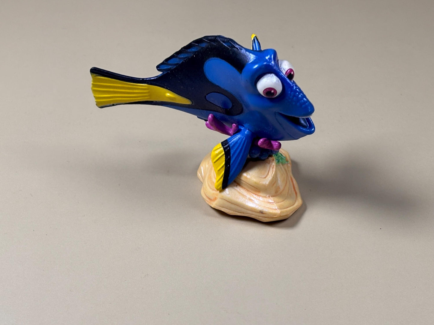 Disney Store Finding Dory 2.25" PVC Figure Cake Topper w/ Sand Base Nemo Pixar