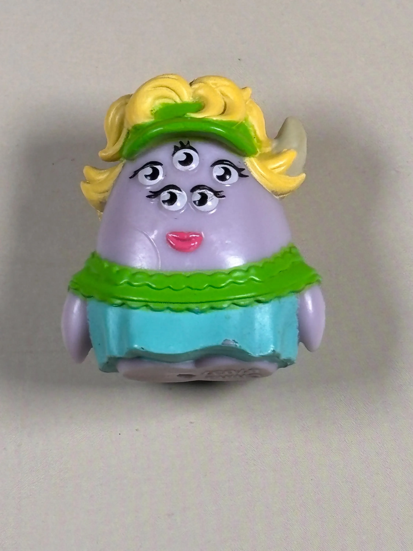 Spin Master: Monsters University - Monster Minis 1” - Sheri Squibbles Figure