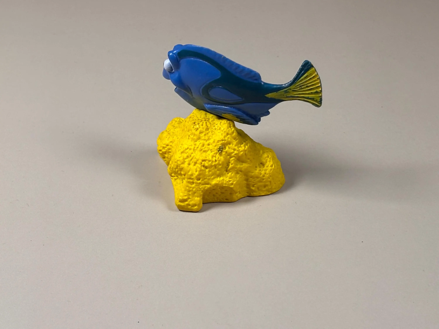 Disney Finding Dory Nemo Figure Collectible Toy Cake Topper 2” Blue Fish