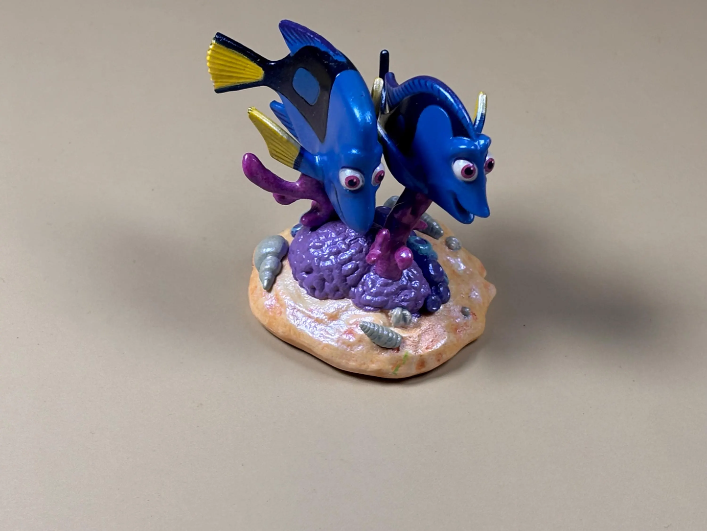 Disney Pixar Finding Dory Toy Figure Cake Topper Parents Jenny Charlie 2.5"