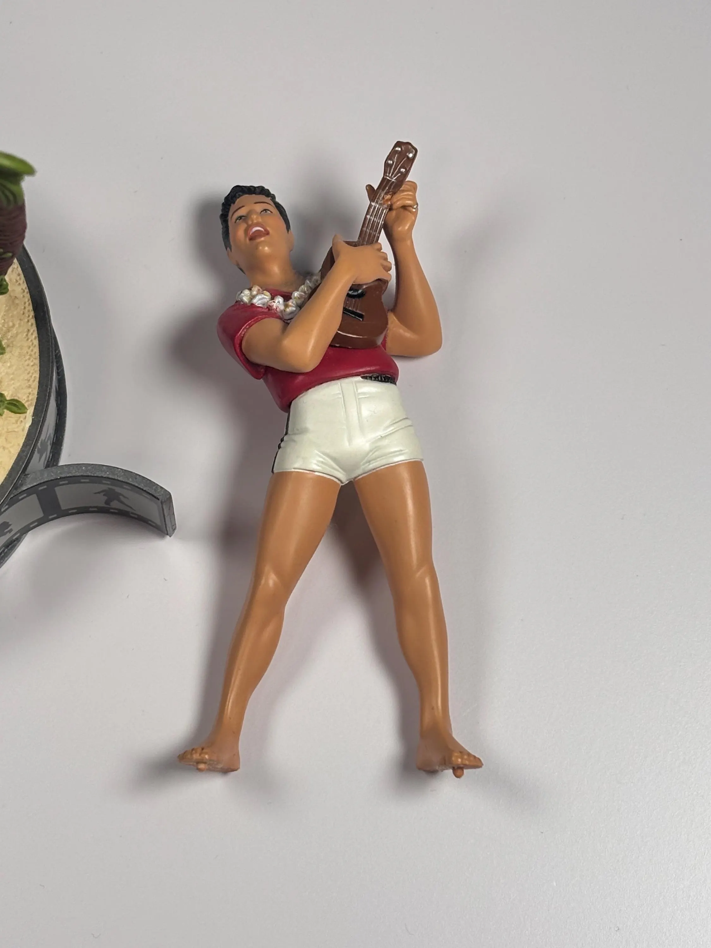 Carlton Cards Heirloom 2002 Musical Christmas Ornament Elvis Blue Hawaii