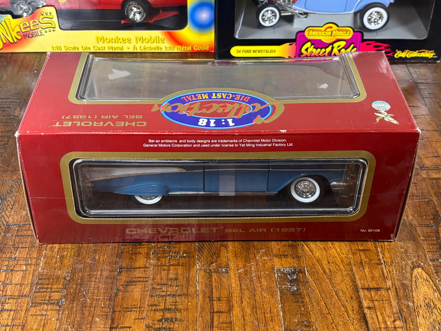 Road Legends 1957 Blue Chevrolet Bel Air Convertible Die-cast 1:18 Scale New