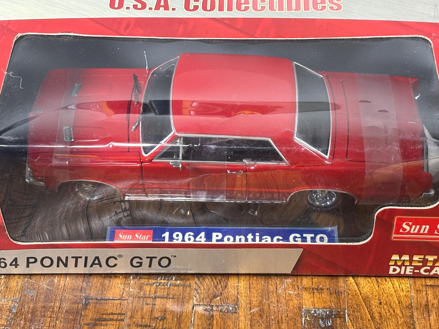 USA Collectibles Sun Star 1964 Pontiac GTO Gulfstream Red Diecast Car 1/18 New