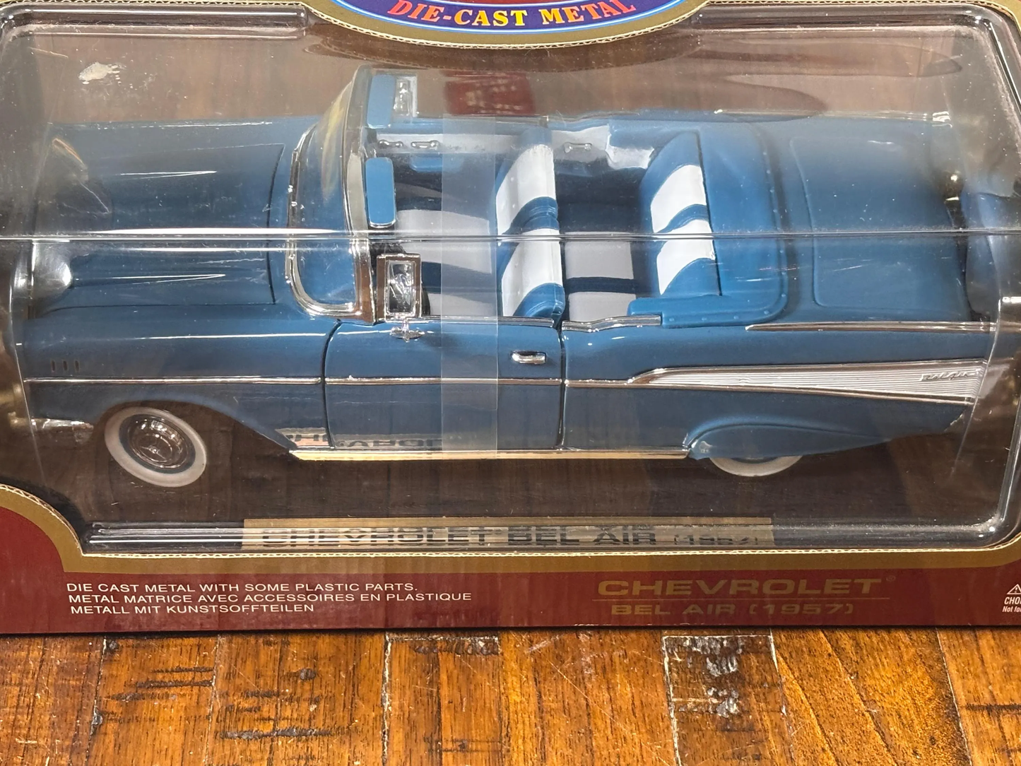 Road Legends 1957 Blue Chevrolet Bel Air Convertible Die-cast 1:18 Scale New