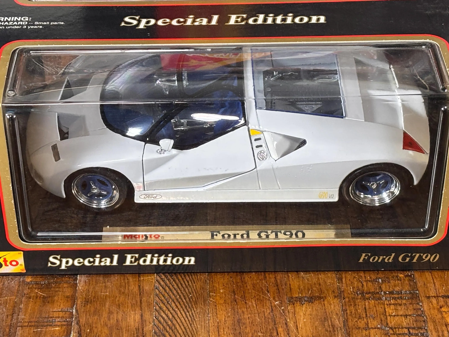 Ford GT90 White with Black Rims 1/18 scale Die Cast Maisto Special Edition