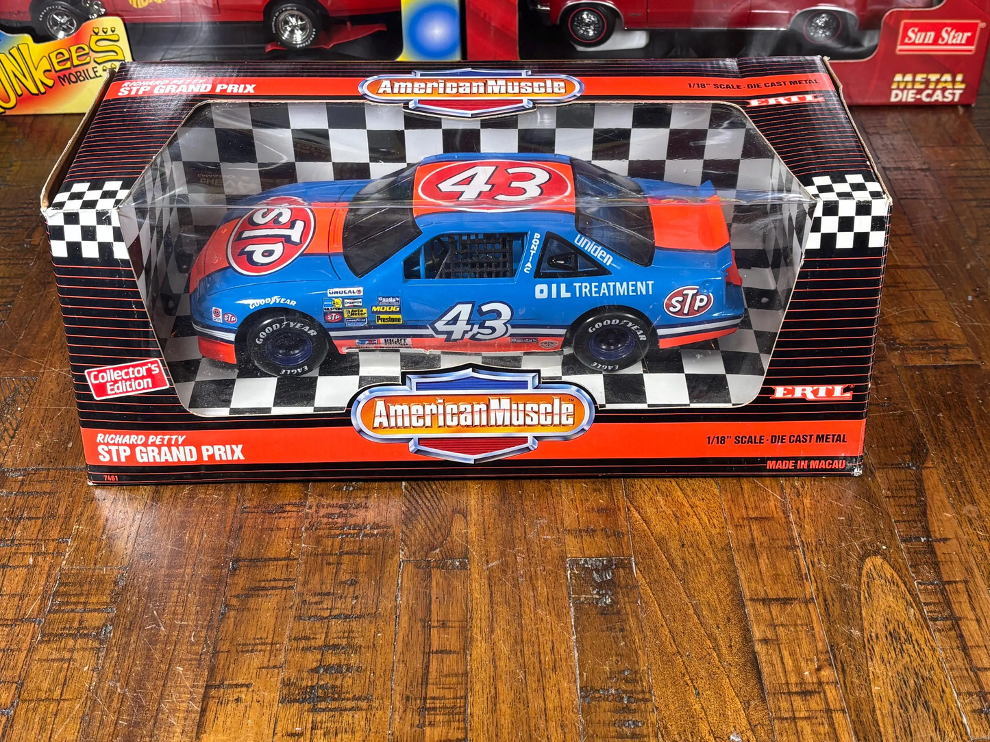 Ertl American Muscle-Richard Petty #43 STP Grand Prix 1:18 Scale 1992