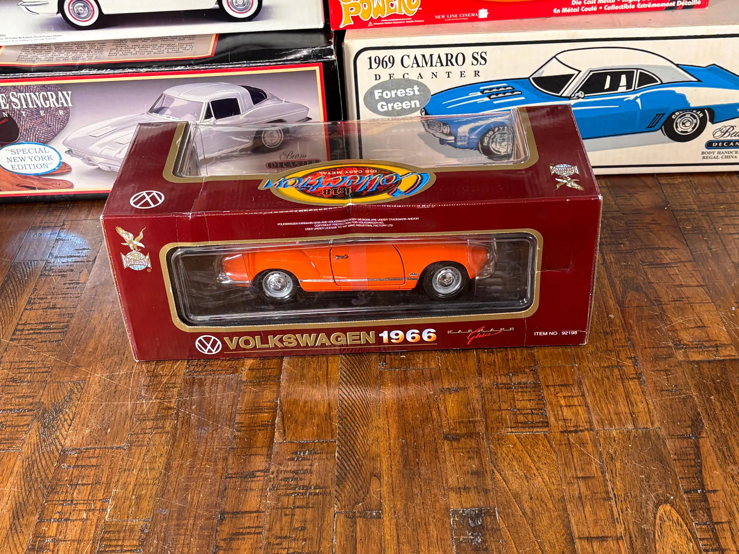 Road Legends 1:18 VW Karmann Ghia Orange Volkswagen Die Cast Car 1/18 New