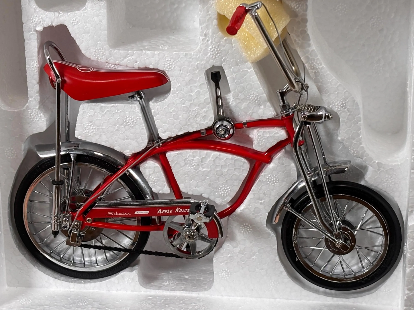 Schwinn '69 Sting-Ray Apple Krate Bicycle 1:6 Scale Diecast Bike Model Xonex