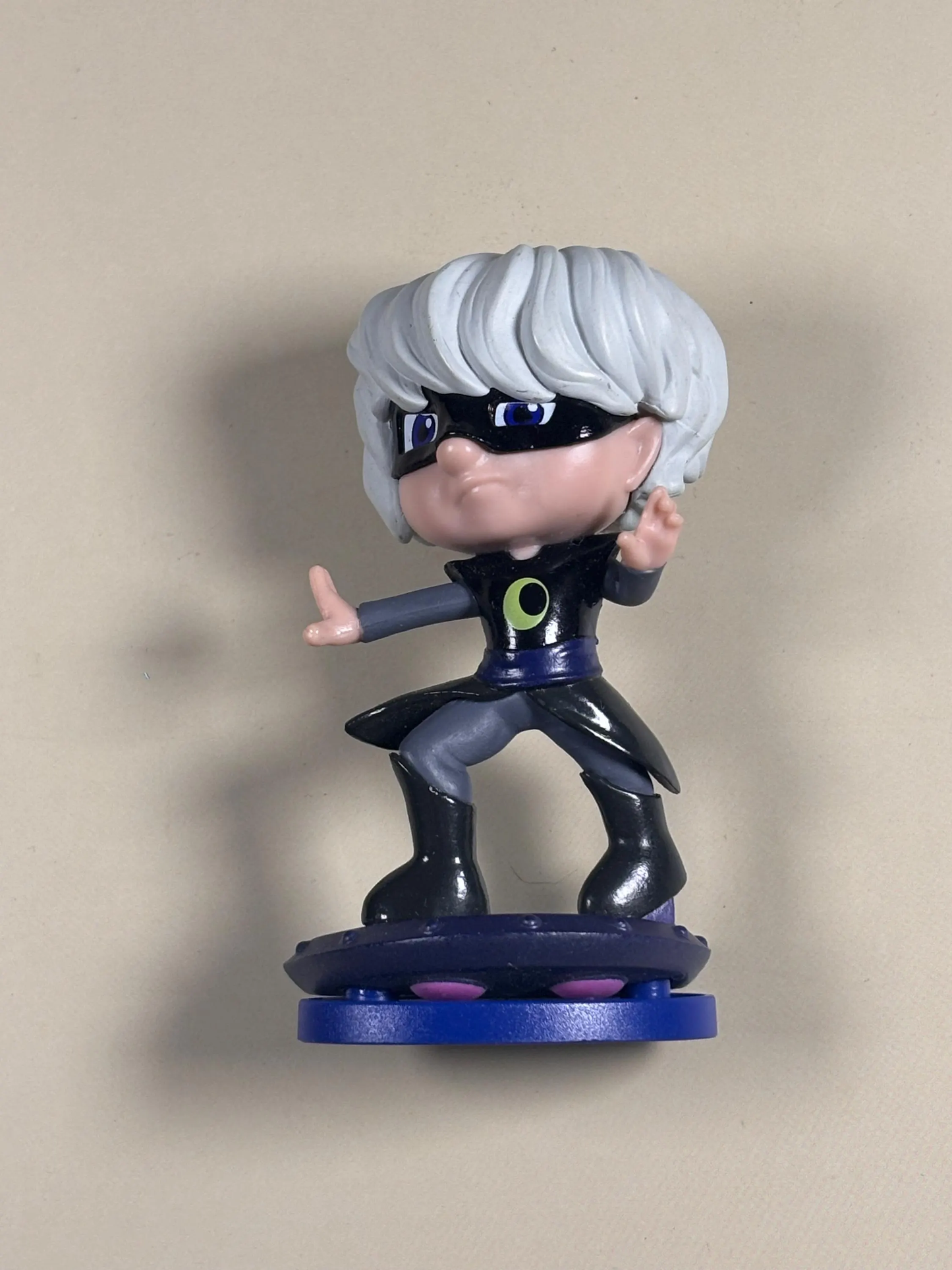 Luna Girl on Luna Board  Plastic Doll Figure - PJ Masks Just Play Frog Box 3"
