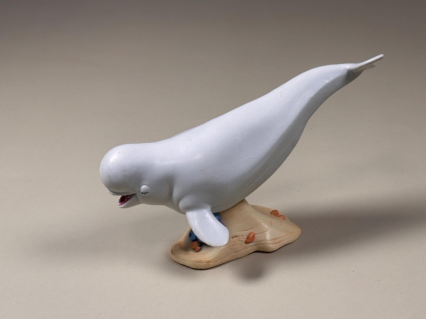 Beluga Whale Bailey 4.25" PVC Action Figure Disney Pixar Finding Nemo Dory Cake