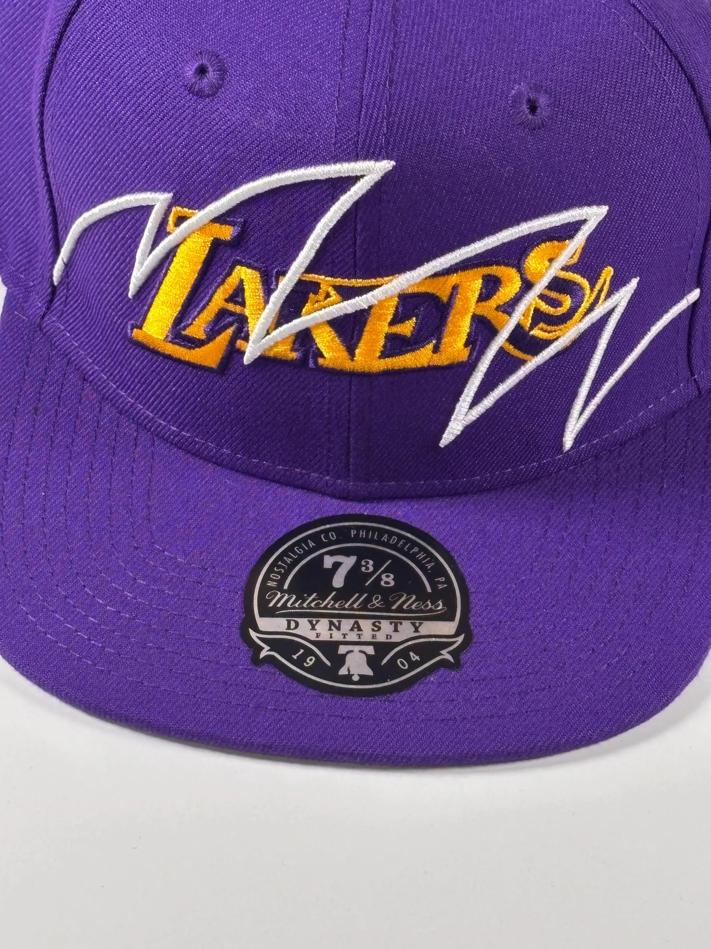 Mitchell & Ness LA Los Angeles Lakers Hardwood Shark Bite Fitted Hat New 7 3/8