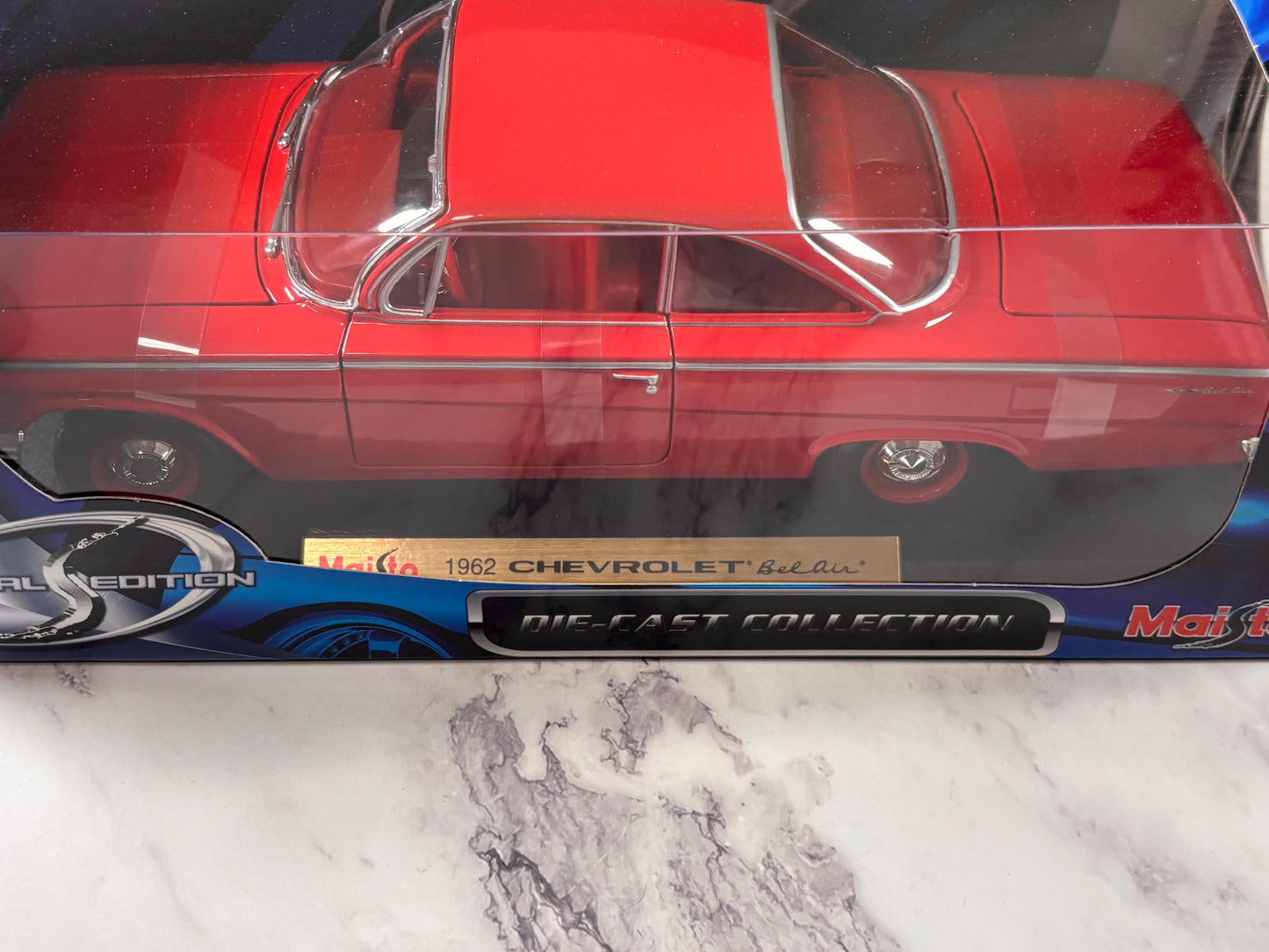 Maisto 1/18 1962 Red Chevrolet Chevy Bel Air Special Edition Diecast New