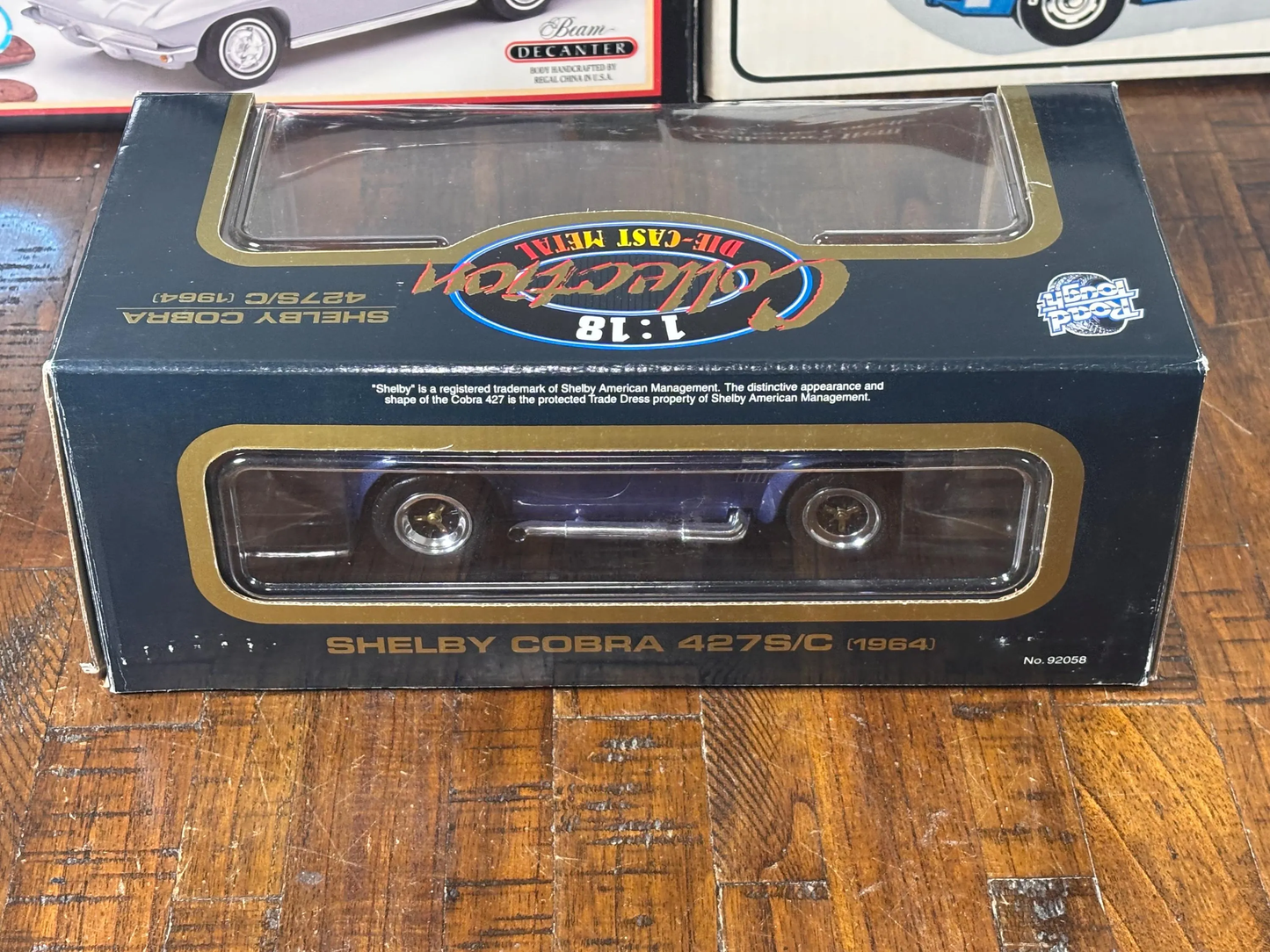 Road Tough 1964 Shelby Cobra 427 S/C Die Cast Blue & White Stripes New 1 18