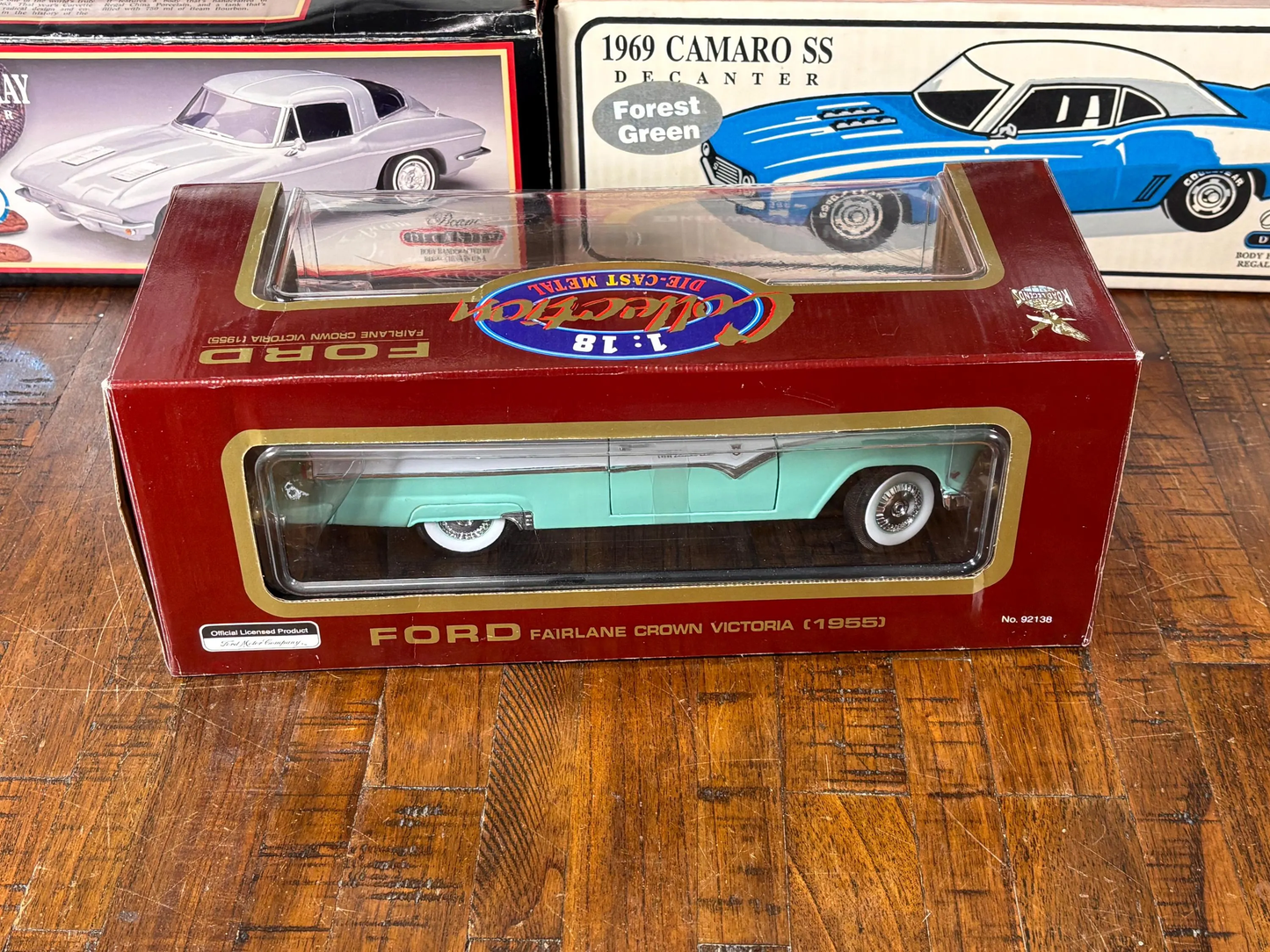 Vintage Road Legends Diecast 1:18 Scale 1955 Blue Ford Fairlane Crown Victoria New