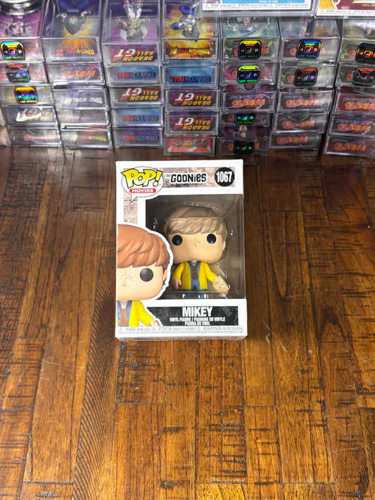 Funko Pop! Classics Movies The Goonies Mikey #1067 New Vinyl Figure