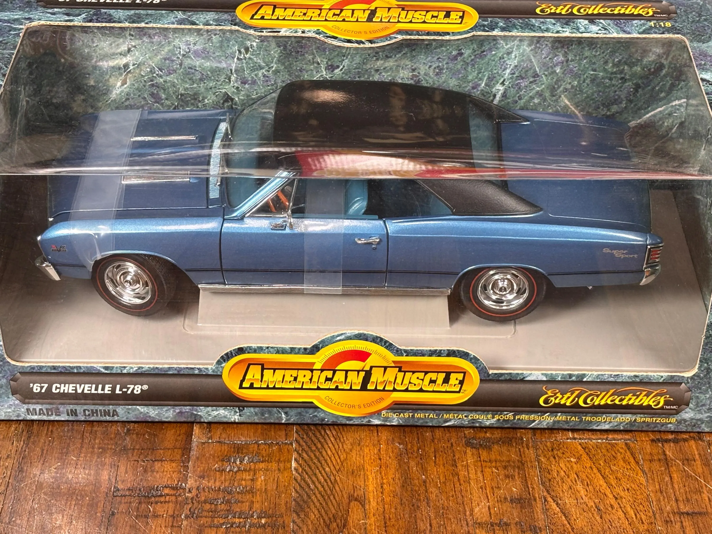 American Muscle 1:18 ’67 Chevy Chevelle L-78 Ertl Blue Black Vinyl Top New