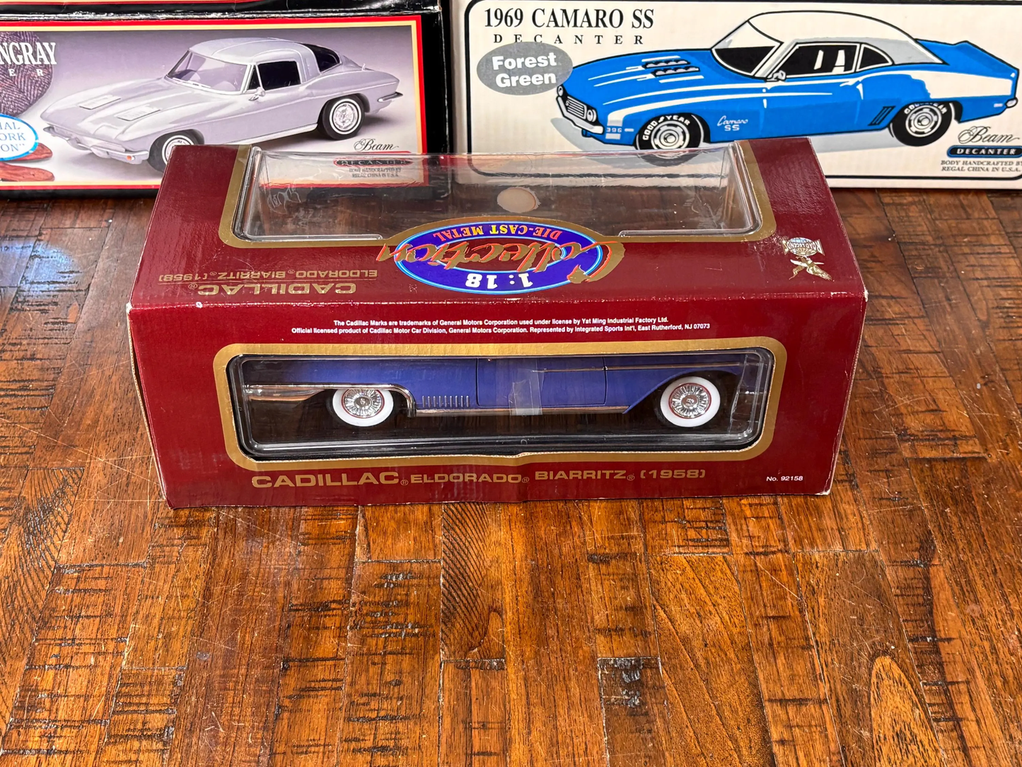 Road Legends 1:18 Scale 1958 Cadillac Eldorado Biarritz Blue Red new Diecast