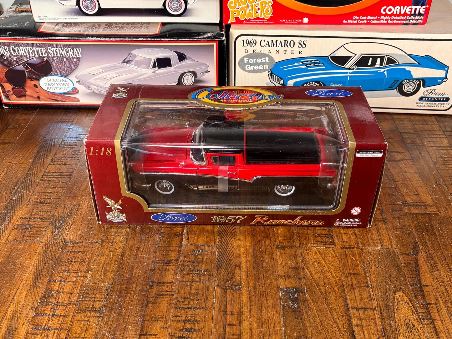 Road Legends Ford Ranchero 1957 1:18 Collection Diecast Model Car Red Black New