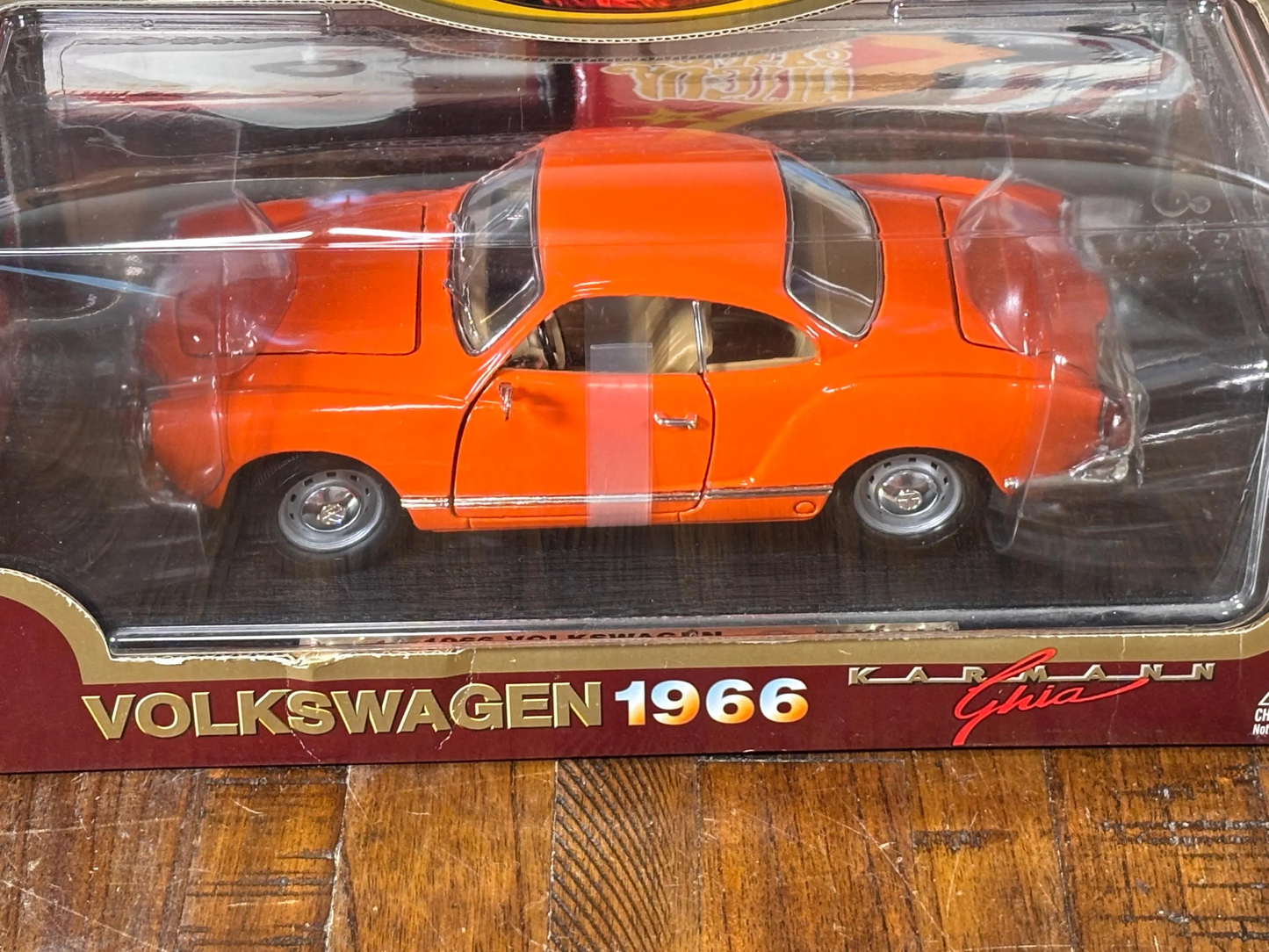 Road Legends 1:18 VW Karmann Ghia Orange Volkswagen Die Cast Car 1/18 New